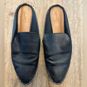 Universal Thread Black Leather Mules